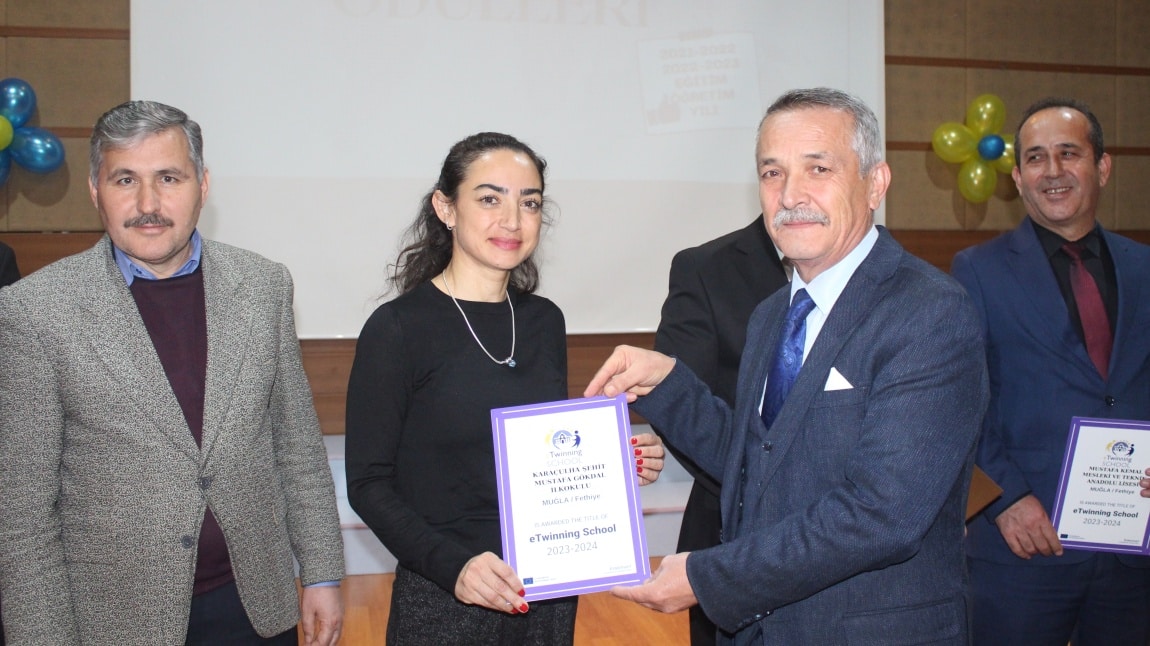 e-Twinning Okul Etiketi Almaya Hak Kazandık